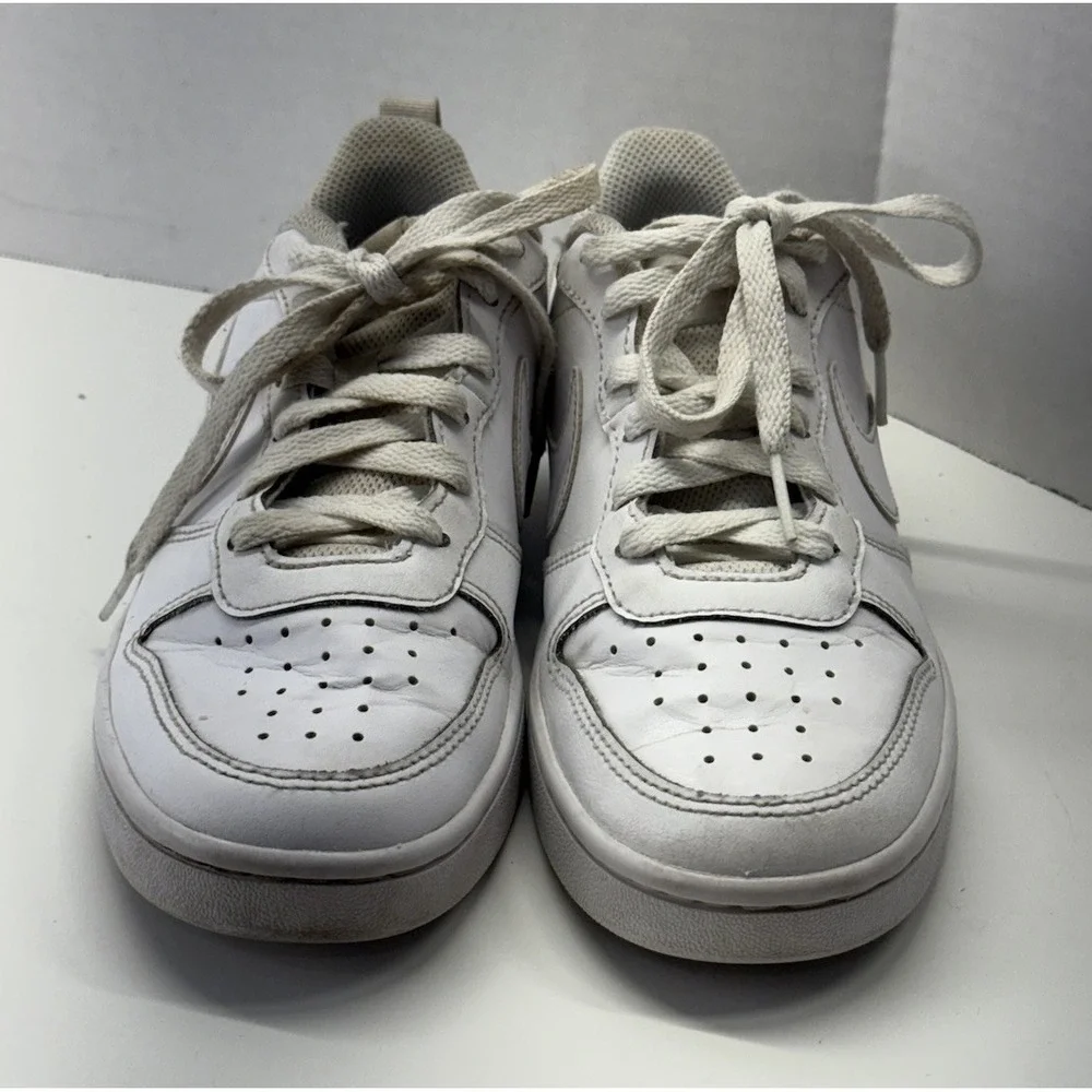 Nike Court Borough 2 Sneakers BQ5448-100 White Youth Size‎ 4.5Y